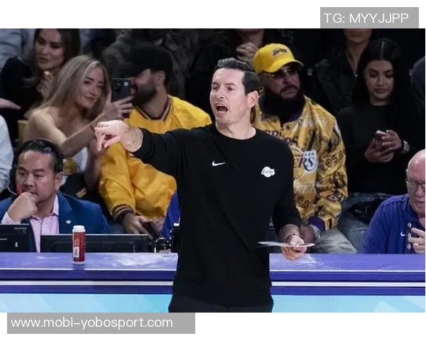 雷迪克点评黄蜂对湖人表现出色强调低位防守问题亟待解决 雷迪克点评黄蜂对湖人表现出色强调低位防守问题亟待解决