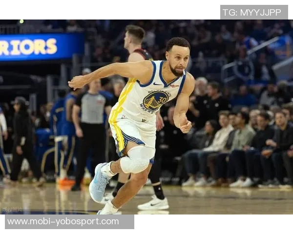 勇士开局强势发力巴特勒拼劲扑抢助攻库里三分轰炸老鹰 勇士开局强势发力巴特勒拼劲扑抢助攻库里三分轰炸老鹰